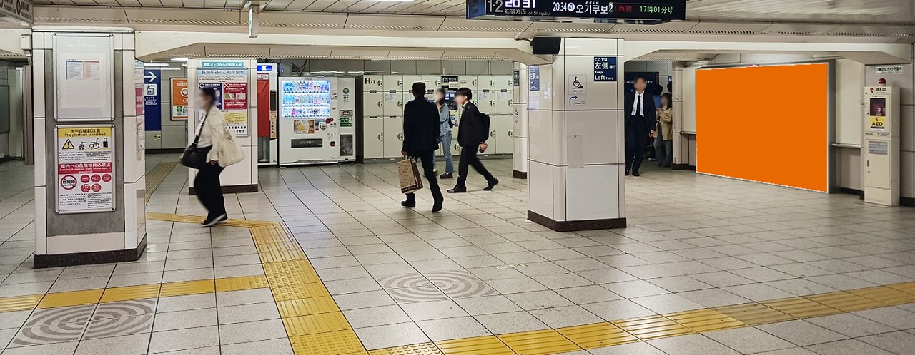 池袋プレミアムセット3_実際の広告商品写真です。池袋駅東口,35番出口,サンシャイン方面,大型ポスター,サブカルチャー向き,